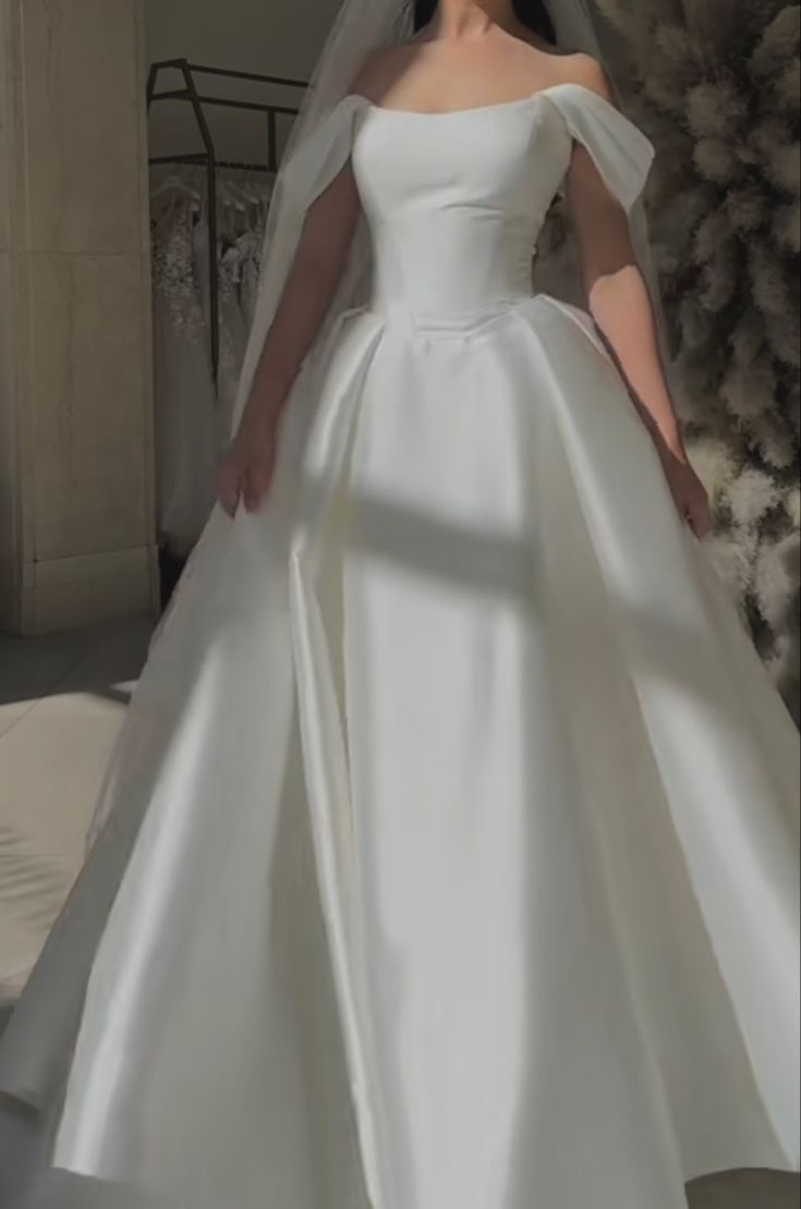 Vintage wedding dress Off the shoulders for women Satin lace-up bridal dress Custom made fg6129