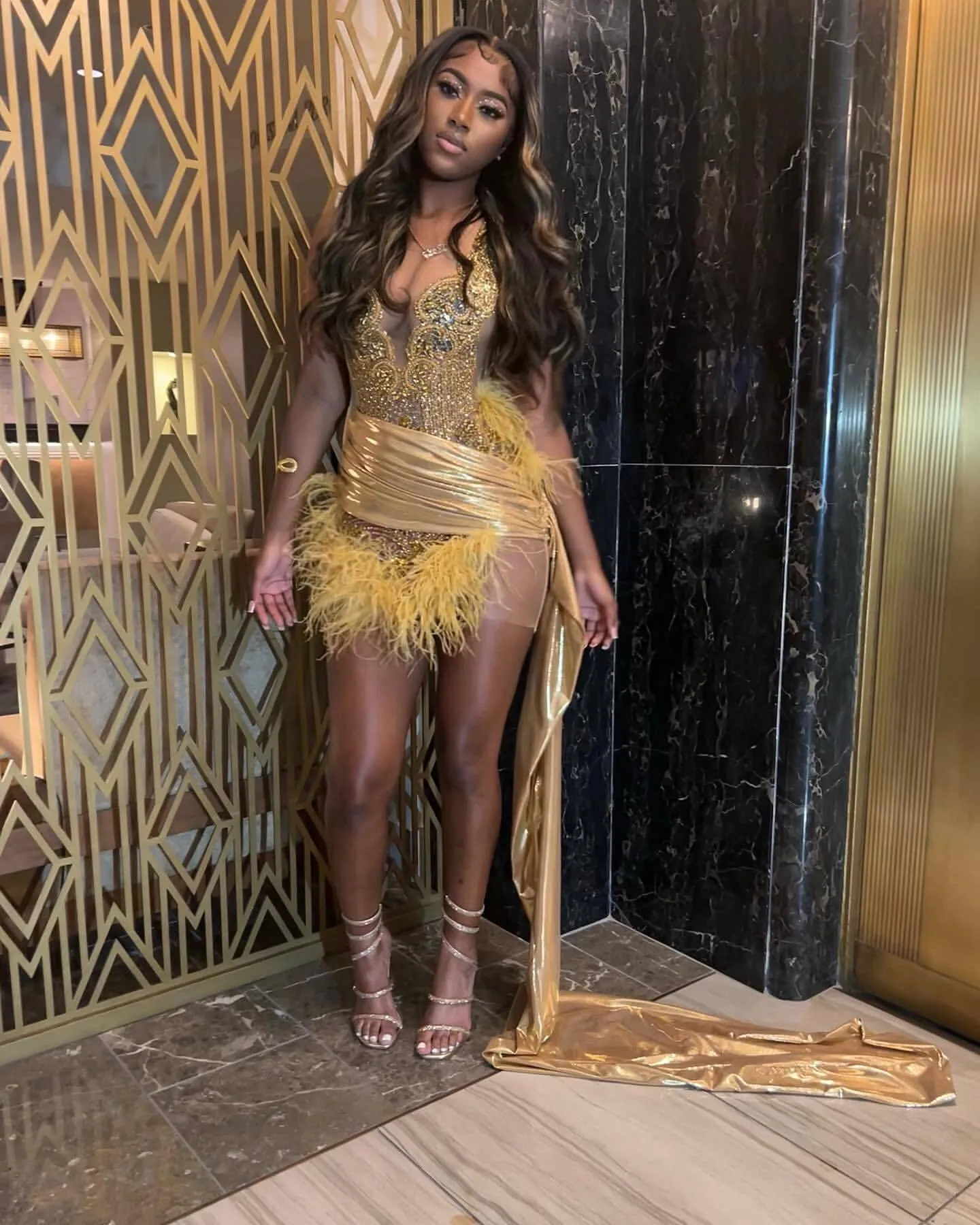 Sexy Black Girls Birthday Dresses Gold Rhinestone Feathers Mini Cocktail Party Gowns Women Club Outfit Vestidos De Gala fg6461