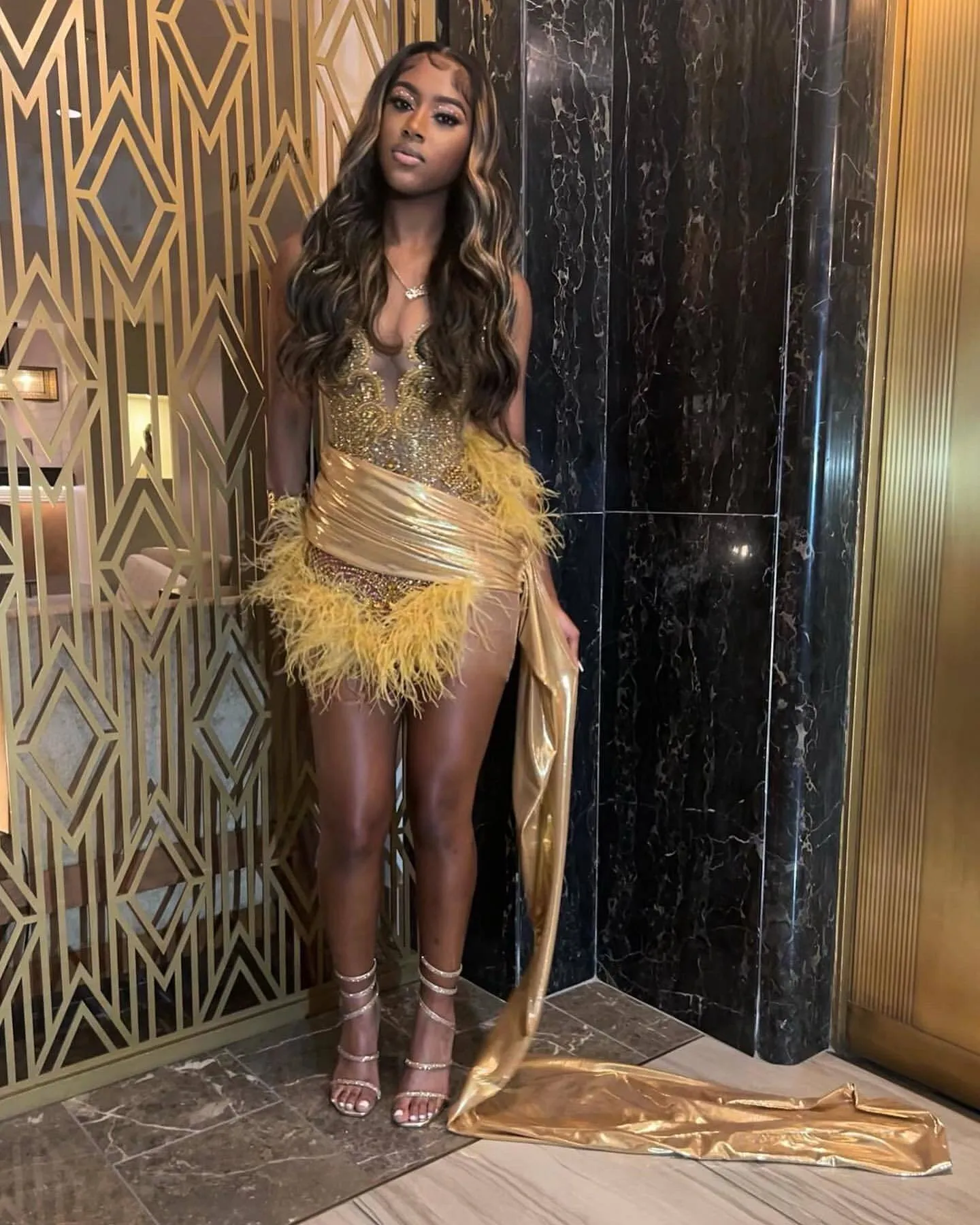 Sexy Black Girls Birthday Dresses Gold Rhinestone Feathers Mini Cocktail Party Gowns Women Club Outfit Vestidos De Gala fg6461