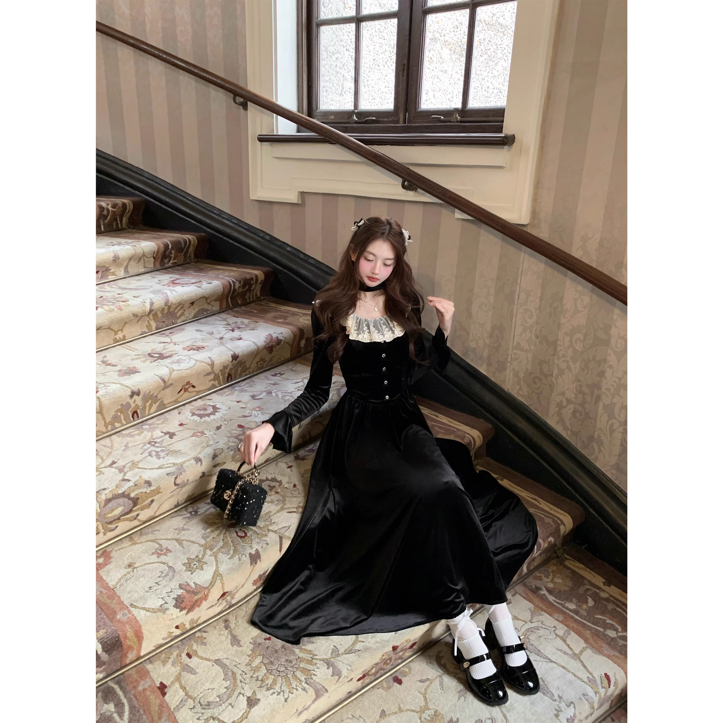 Lace-trimmed long dress A67