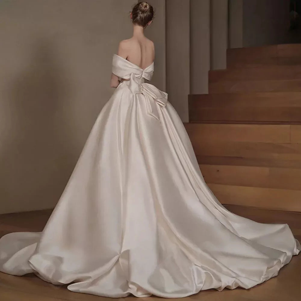 Luxury Satin A-Line Wedding Dress Boat Neck Sleeveless Off Shoulder Bridal Gown fg7609