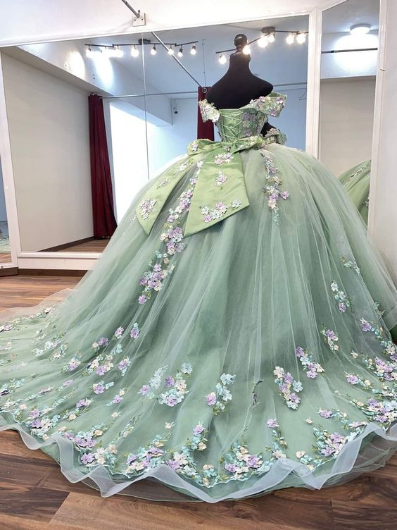 A Line Quinceanera Dress Lace Appliques Sweet 16 15 Ball Gown fg6316