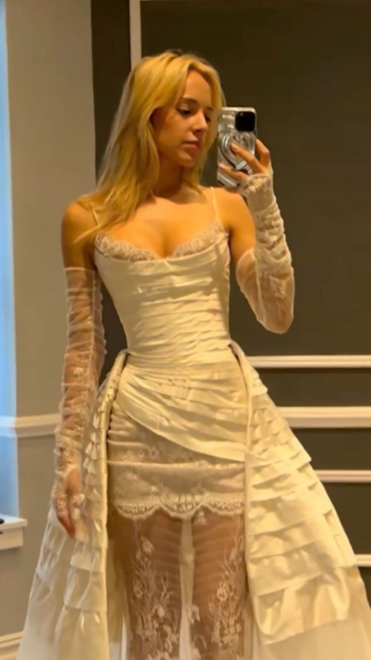 Elegant Spaghetti Strap Satin Lace Wedding Dress Bridal Gown fg7551