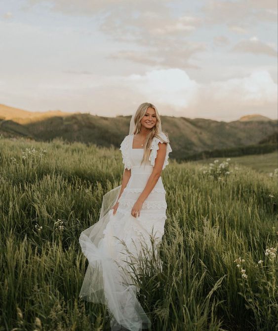 Elegant White A-line Wedding Dress Simple Bridal Gown fg5775