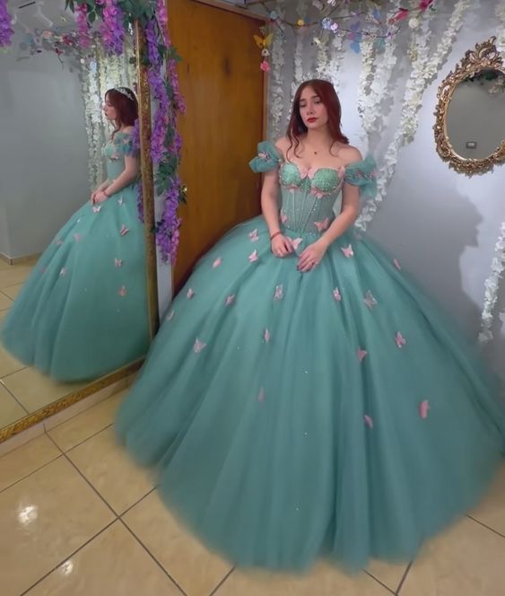 Quinceanera Dress with 3D Butterfly Sleeveless Ball Gown fg5537