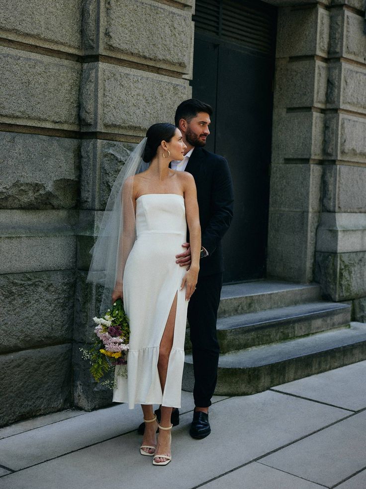 Simple Strapless Sleeveless Satin Sheath Midi Wedding Dress With Slit fg6333
