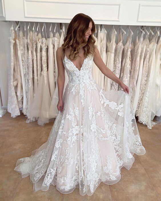 Light champagne applique tulle wedding gown spaghetti straps bridal dresses fg6164