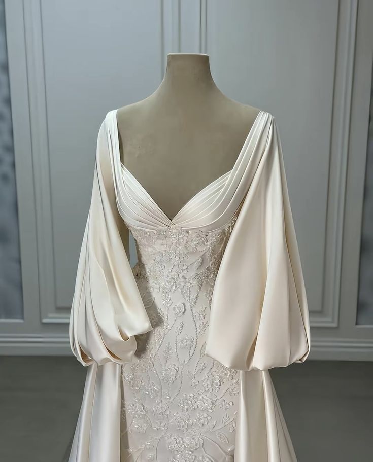 Luxury Wedding Dresses, Ivory Satin Lace A-line Bridal Gowns fg7651