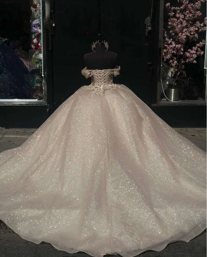 Shimmering Champagne Princess Quinceanera Dress with Off-the-Shoulder Glitter Corset for Sweet 16 Prom fg6833