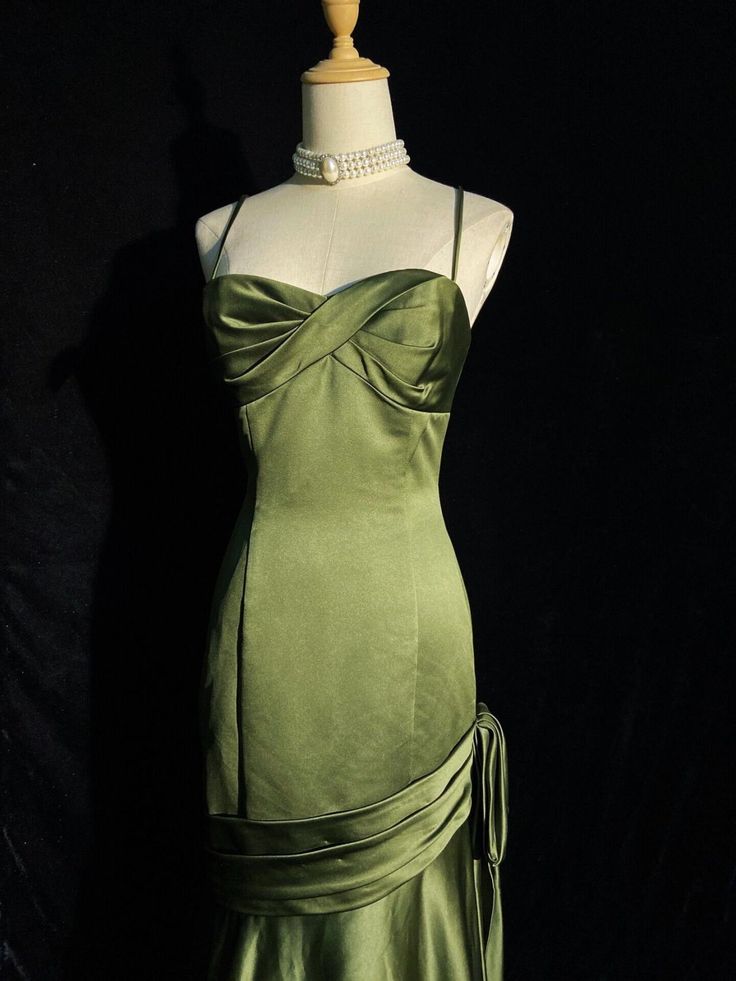 Grünes Satin-Kleid mit langen Trägern, bodenlang, Partykleid, formelles Kleid, Ballkleid fg4982