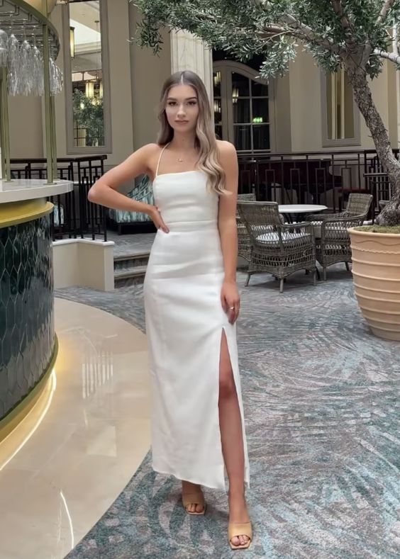 Robe de soirée simple à bretelles spaghetti et fente fg5310