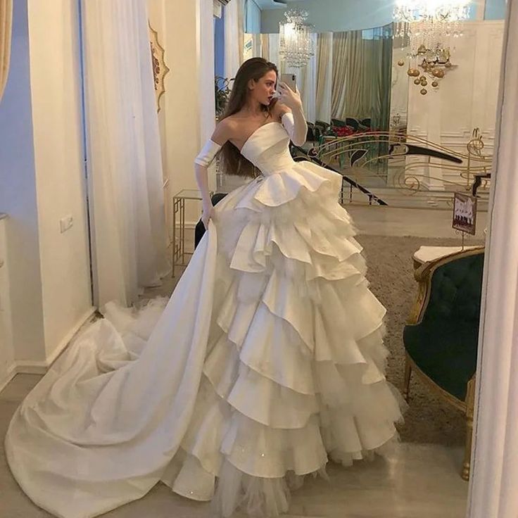 Vintage Ball Gown Strapless Long White Satin Wedding Dresses fg5383
