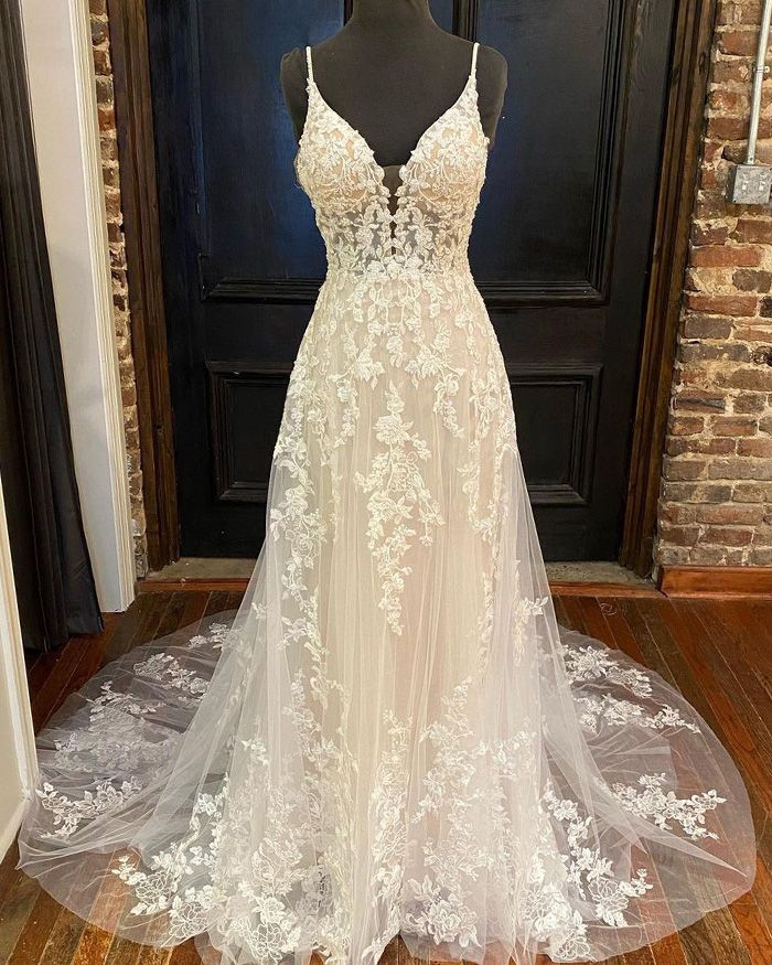 Lace Ivory V-neck Tulle A-line Wedding Dress fg4673