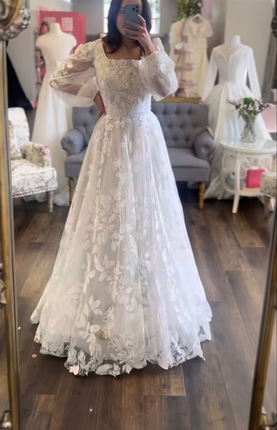 Modest Wedding Dress Long Sleeve Lace Applique Classic A-Line Wedding Dress fg5220