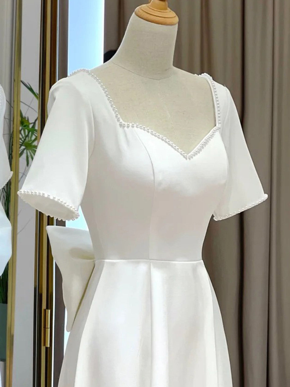 White Satin Short Sleeve Short Wedding Dress fg4074