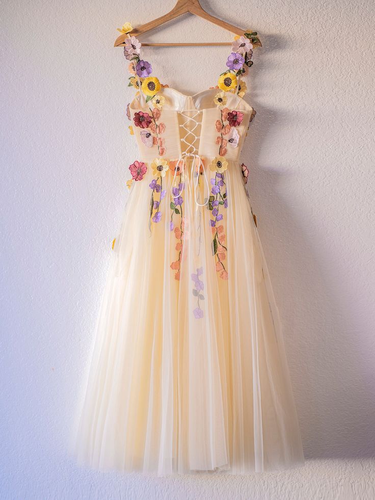 Robe de bal chic coupe trapèze en tulle, longueur thé, champagne, avec appliques, fg3808