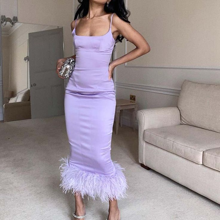 Robe moulante en satin à bretelles spaghetti pour femme, sans manches, dos nu, ourlet en plumes, fg4124