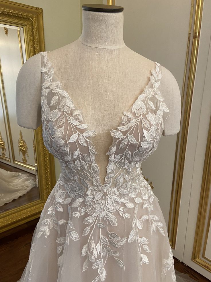A-line Lace Dream Romantic Long Wedding Dresses fg3523