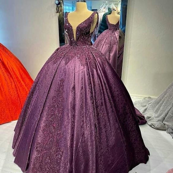 Elegant Ball Gown Quinceanera Prom dresses Applique Lace Sweet 16 Formal Dress fg4070