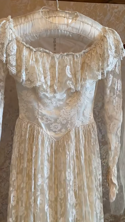 Modest Long Sleeves Wedding Dress White Lace Vintage Wedding Gown fg8662