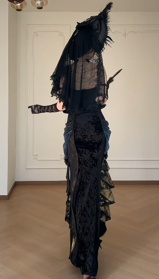 Gothic Off Shoulder Corset Mermaid Evening Gown With Gold Print & Chain Decor fg8770