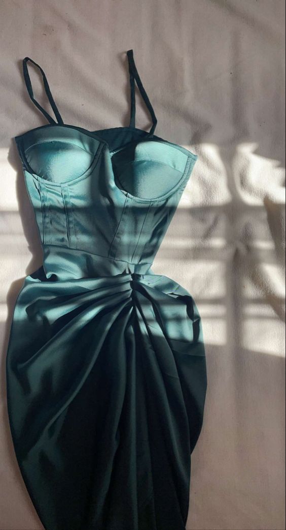Robe sexy à bretelles spaghetti asymétriques et fendue, couleur unie, fg2466