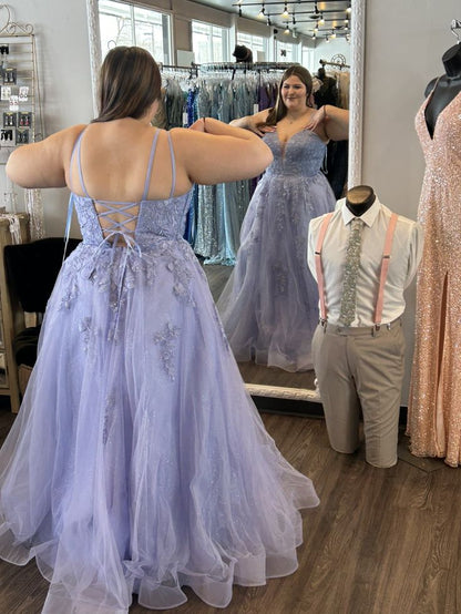 Robe de bal longue trapèze en tulle à bretelles spaghetti et appliques fg7007