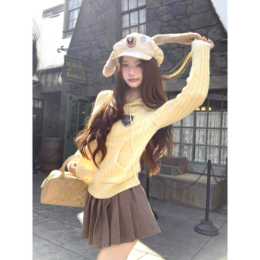 Creamy yellow wool slim-fit hooded cardigan for autumn and winter  A47
