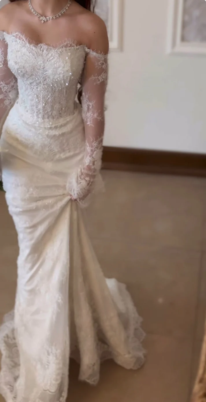 Mermaid Long Sleeve White Sequin Lace Wedding Dress fg8532