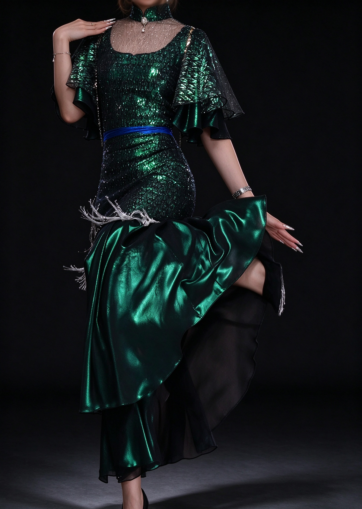 Emerald Green Sequin Mermaid Evening Gown With Ruffle Sleeve & Beaded Tassel fg8979