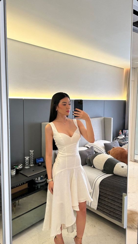 Träger V-Ausschnitt Abendkleid, Asymmetrisches Ballkleid mit Rüschen fg6583