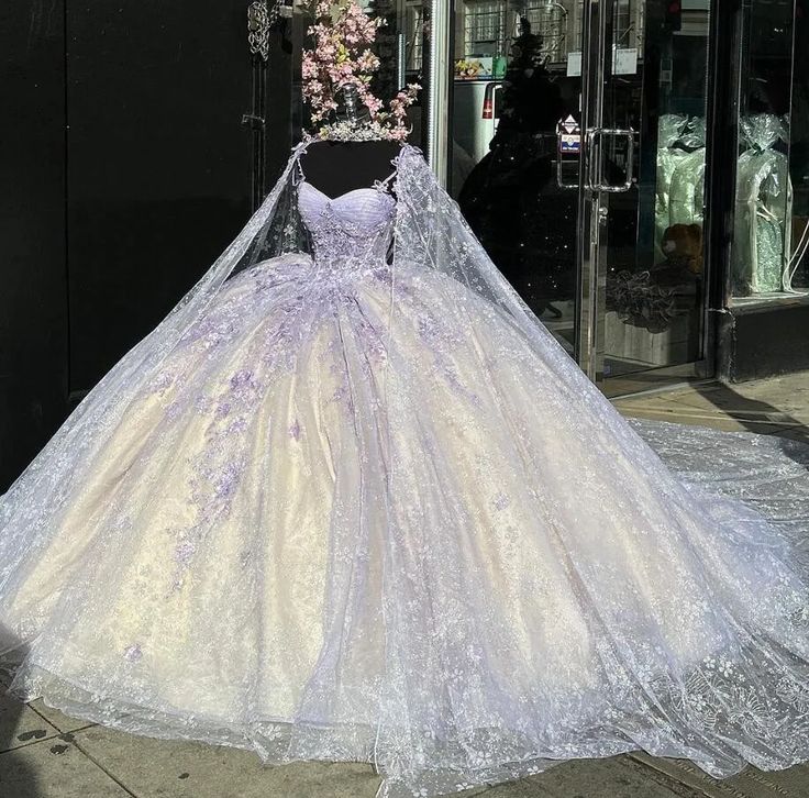 Light Purple Quinceanera Dressess with Cape Luxury Butterfly Applique Sweet 16 Ball Gown       fg6470