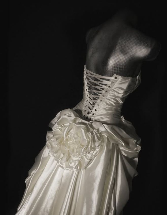 Gentle A Line Strapless Pleated White Satin Long Wedding Dress fg8460