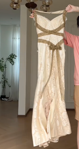 Halter V Neck Lace Satin Mermaid Evening Gown With Gold Glitter Strap & Detachable Feather Shawl  fg8773