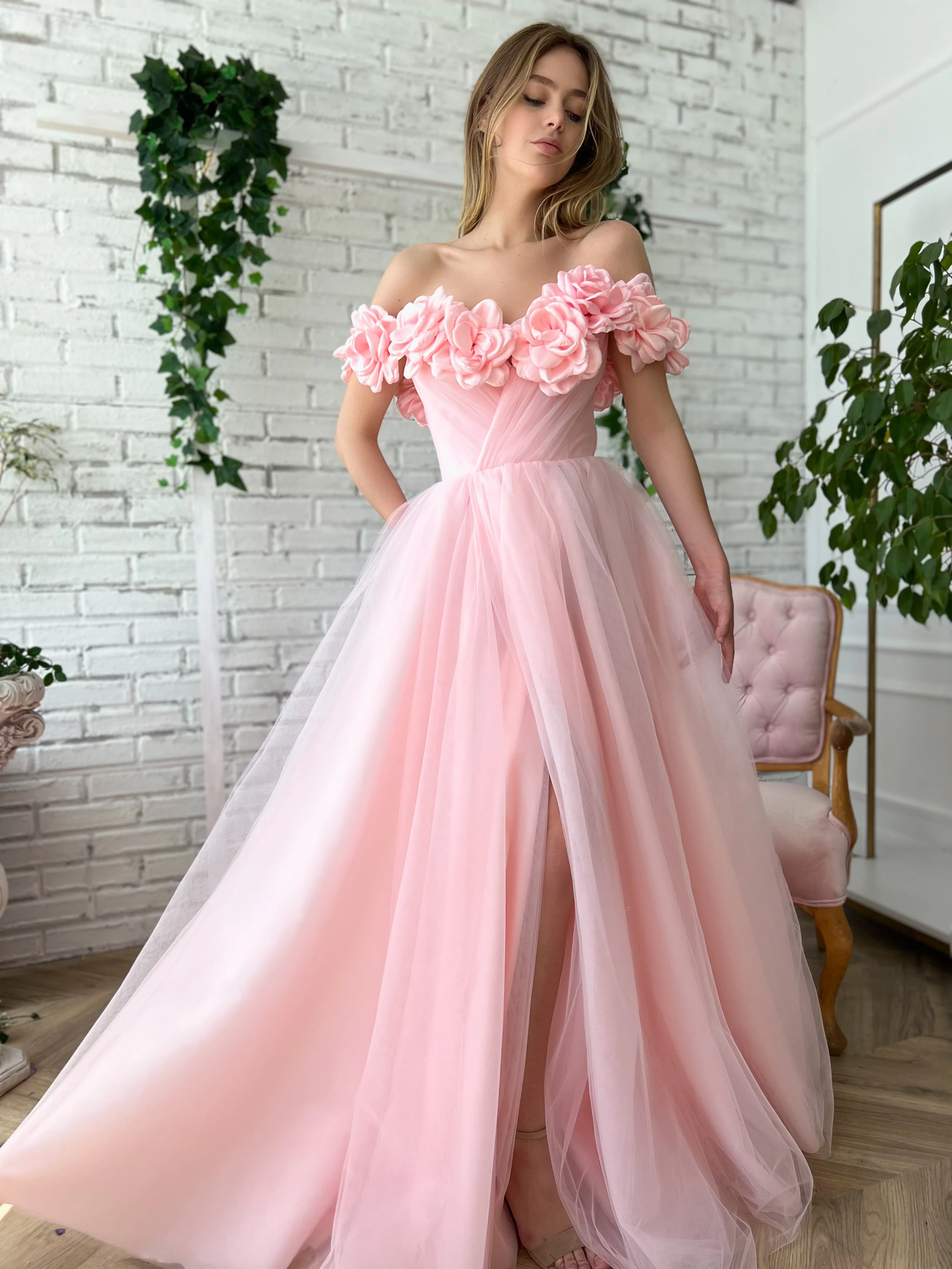 Rosa Blumen-Ballkleider, schulterfreies Abendkleid, langes Tüll-Ballkleid fg4679