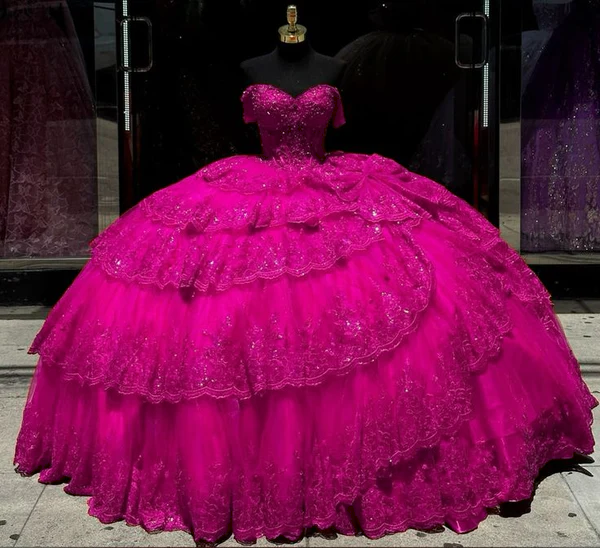 Luxuriöses rotes Quinceanera-Kleid mit Kristallperlen-Spitzenapplikationen Sweet 16 15 Ballkleid fg6302